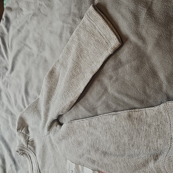 L Gray Shirt size 18 months of age - Picture 7 of 7